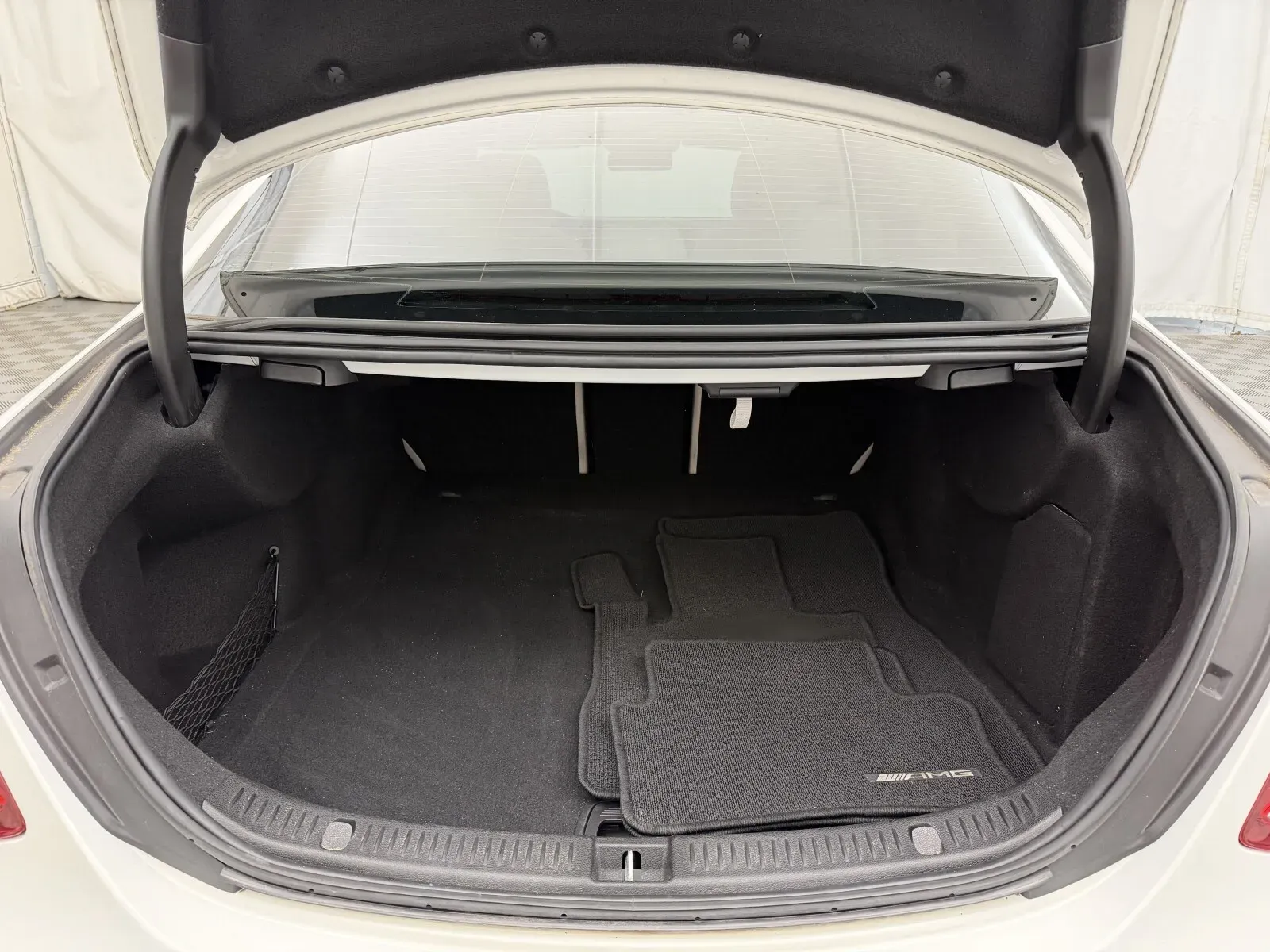 Mercedes-Benz E-Class photo 59