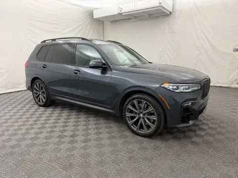 More photos of 2021 BMW X7 M50i at Autos of Chicago, IL