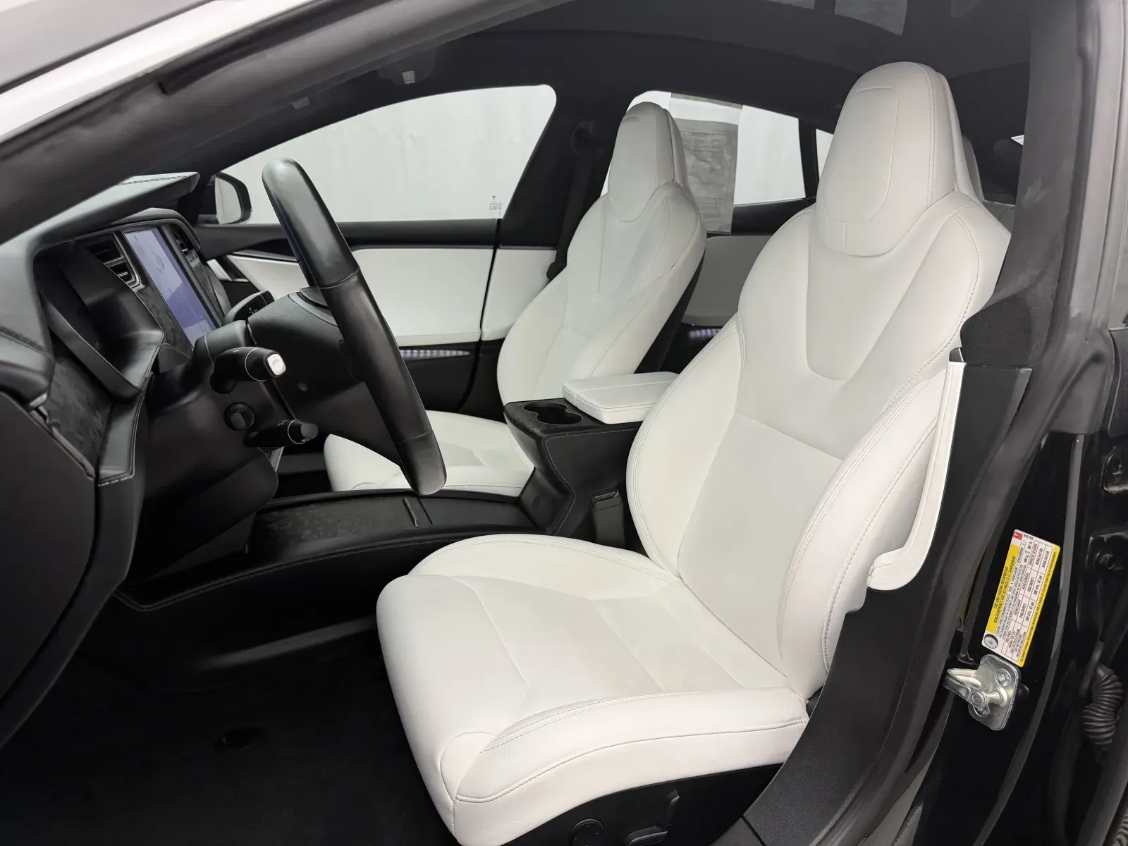Tesla Model S photo 9