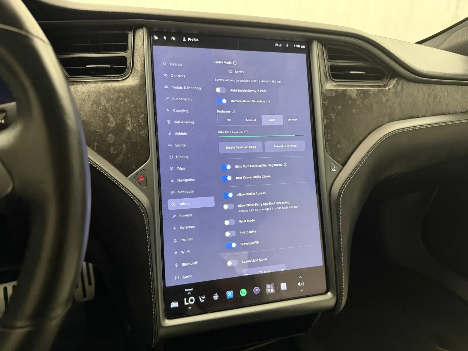 Tesla Model S photo 20