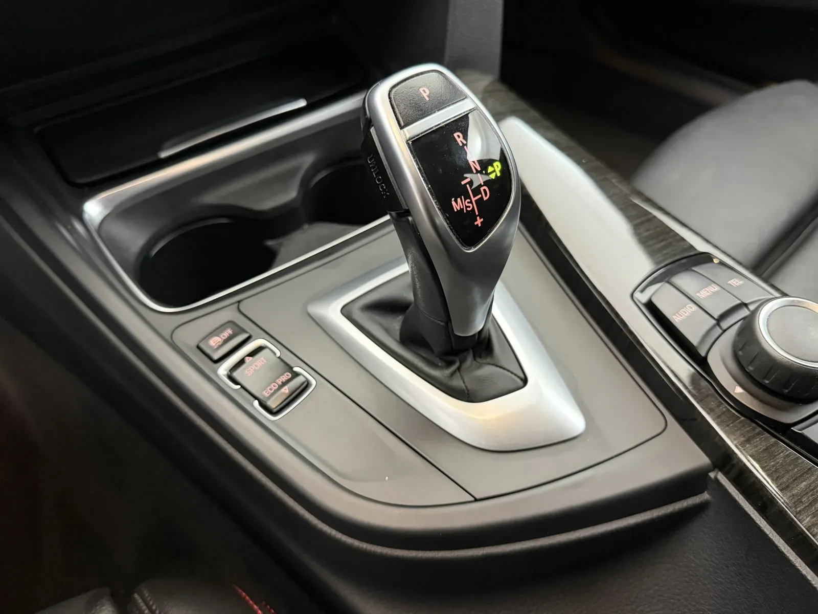 BMW 3 Series photo 18