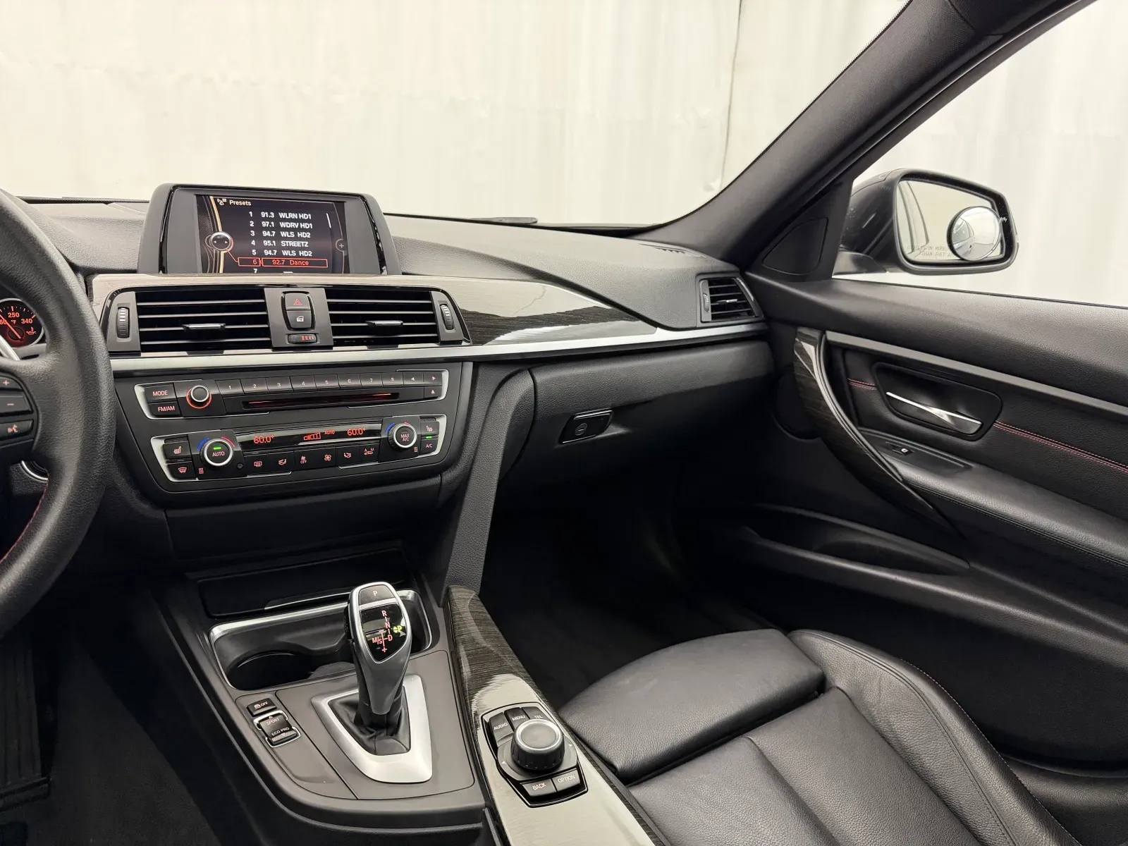 BMW 3 Series photo 15