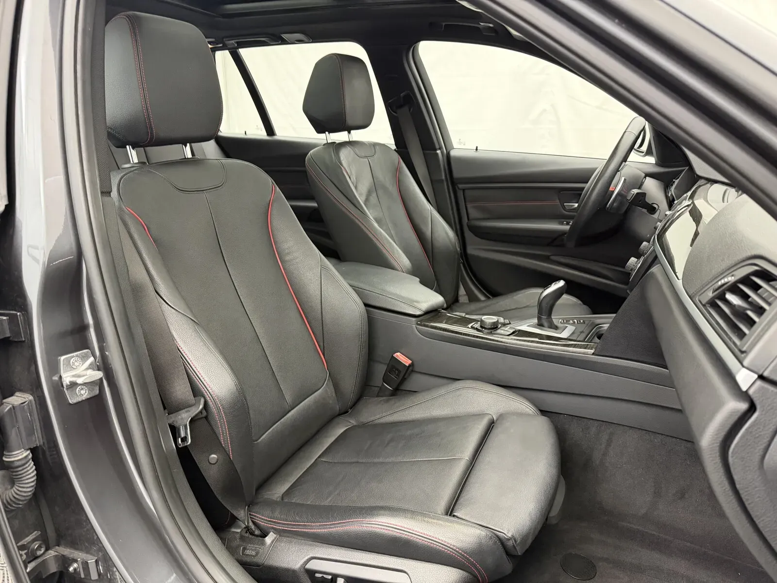 BMW 3 Series photo 22