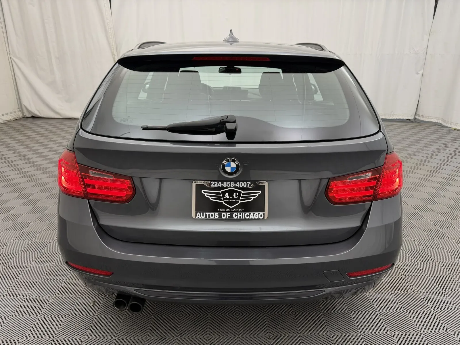 BMW 3 Series photo 6