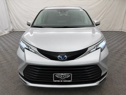 Another view of 2022 Toyota Sienna LE for sale in Arlington Heights, IL at Autos of Chicago