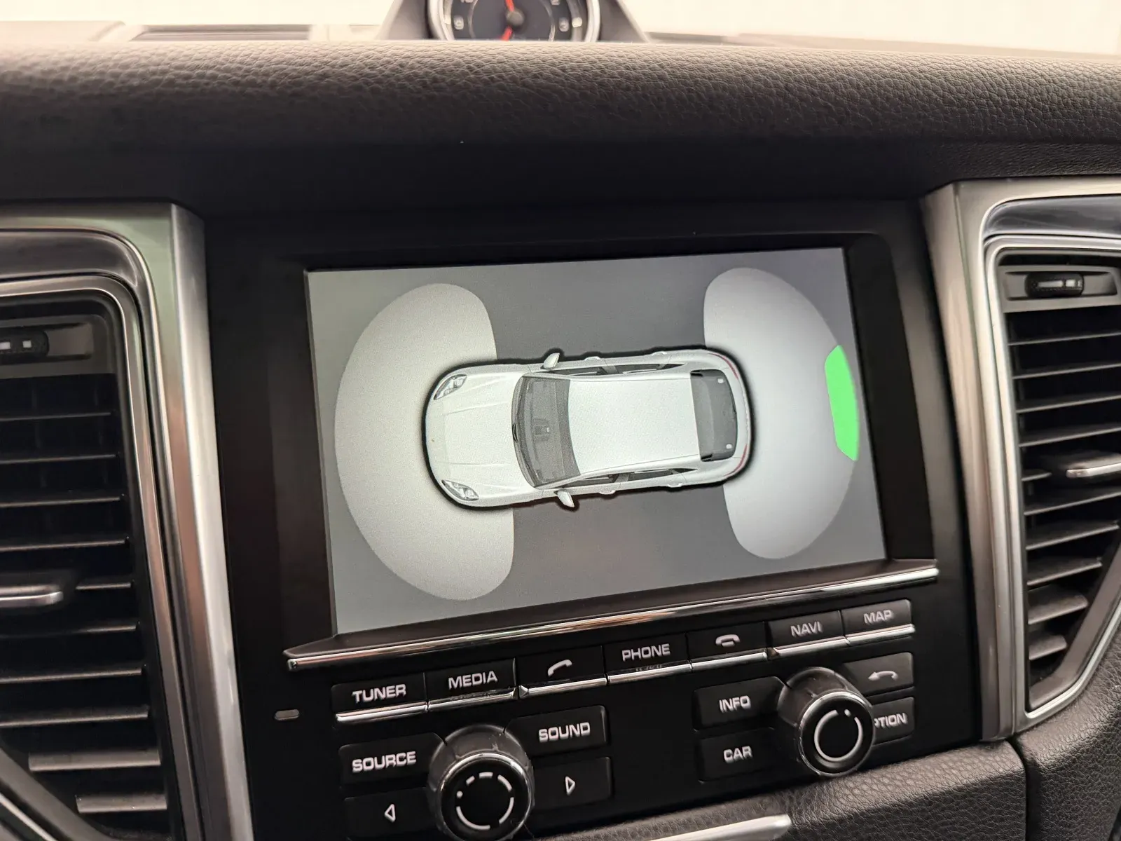 Porsche Macan photo 14