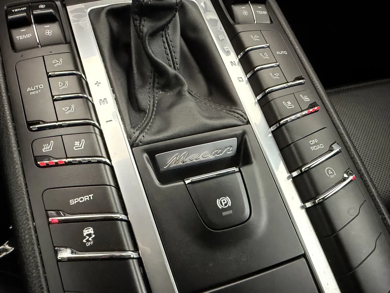 Porsche Macan photo 18