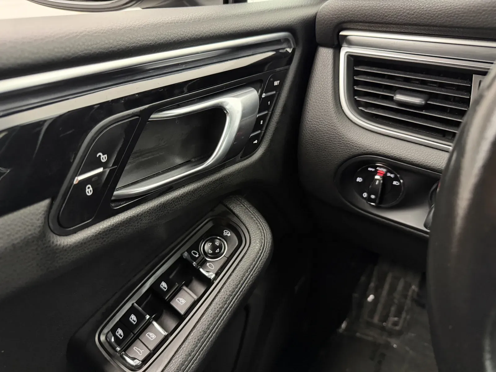 Porsche Macan photo 8