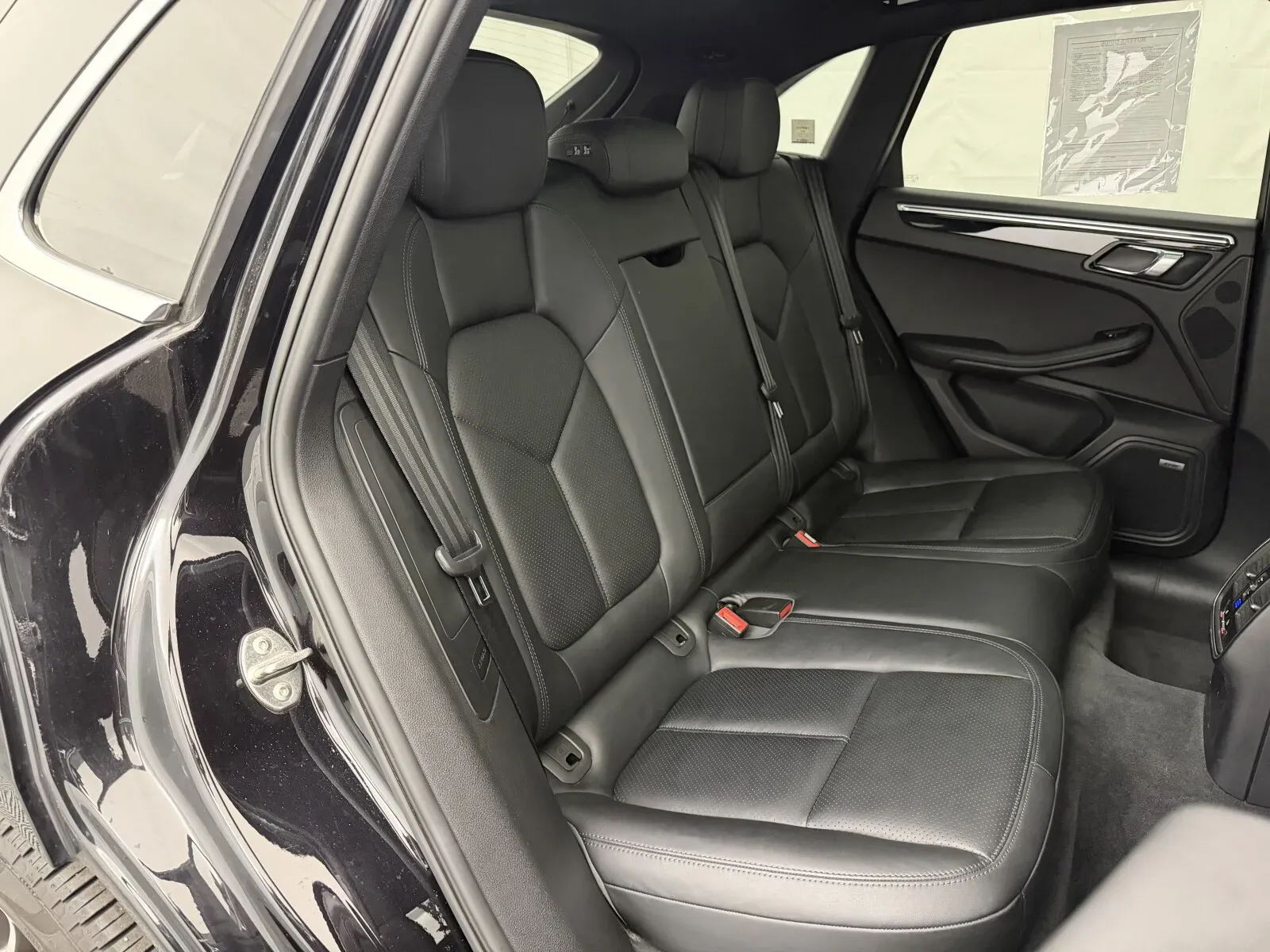 Porsche Macan photo 22