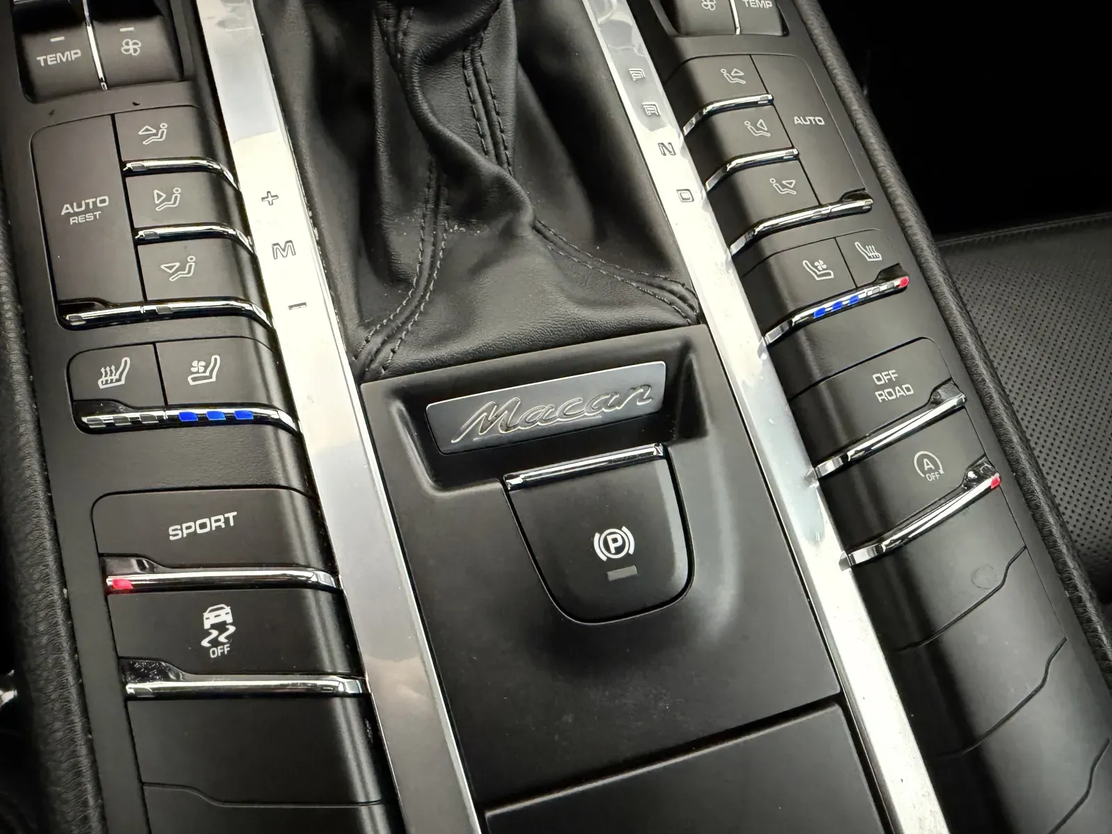 Porsche Macan photo 19