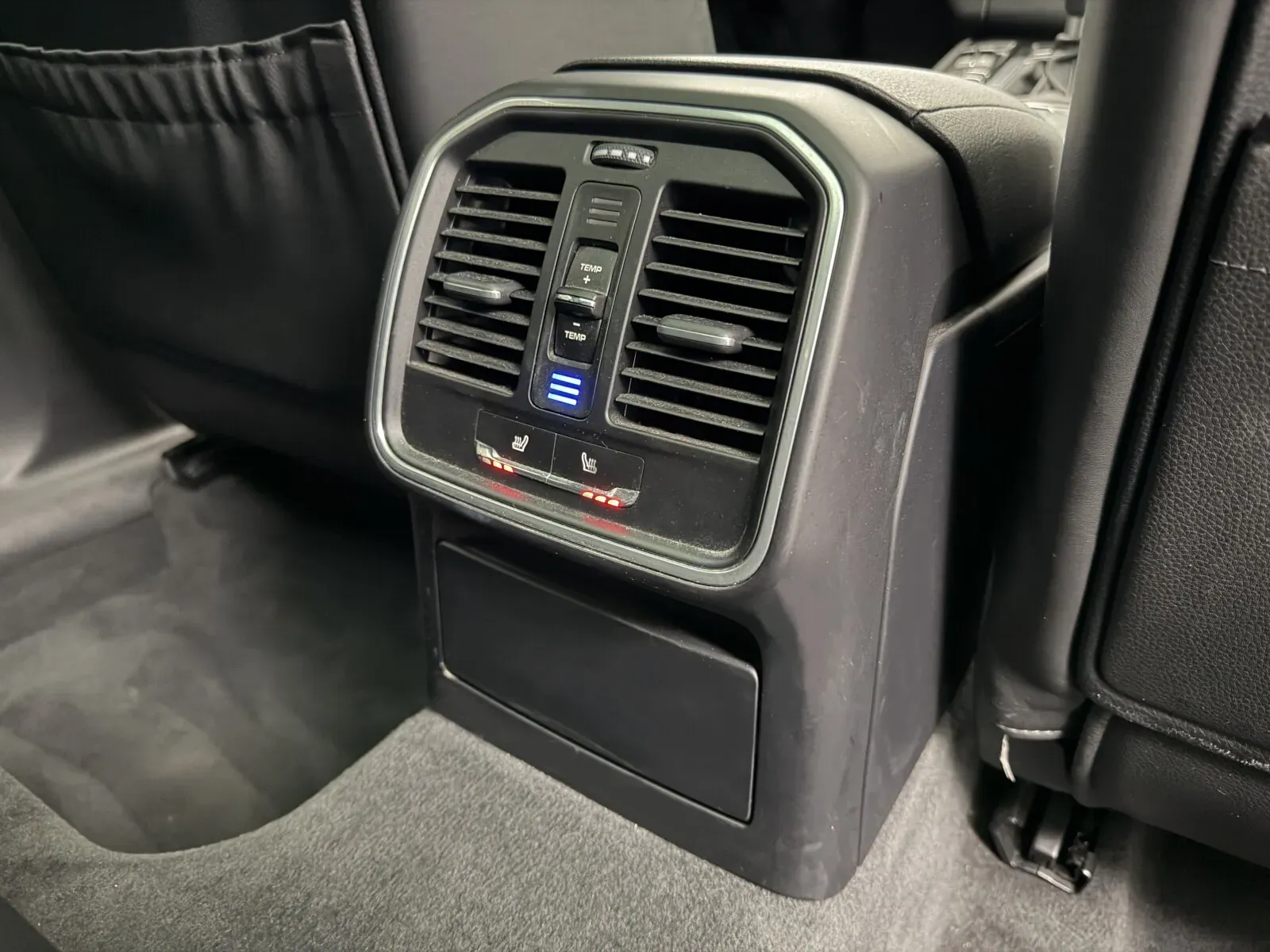 Porsche Macan photo 21