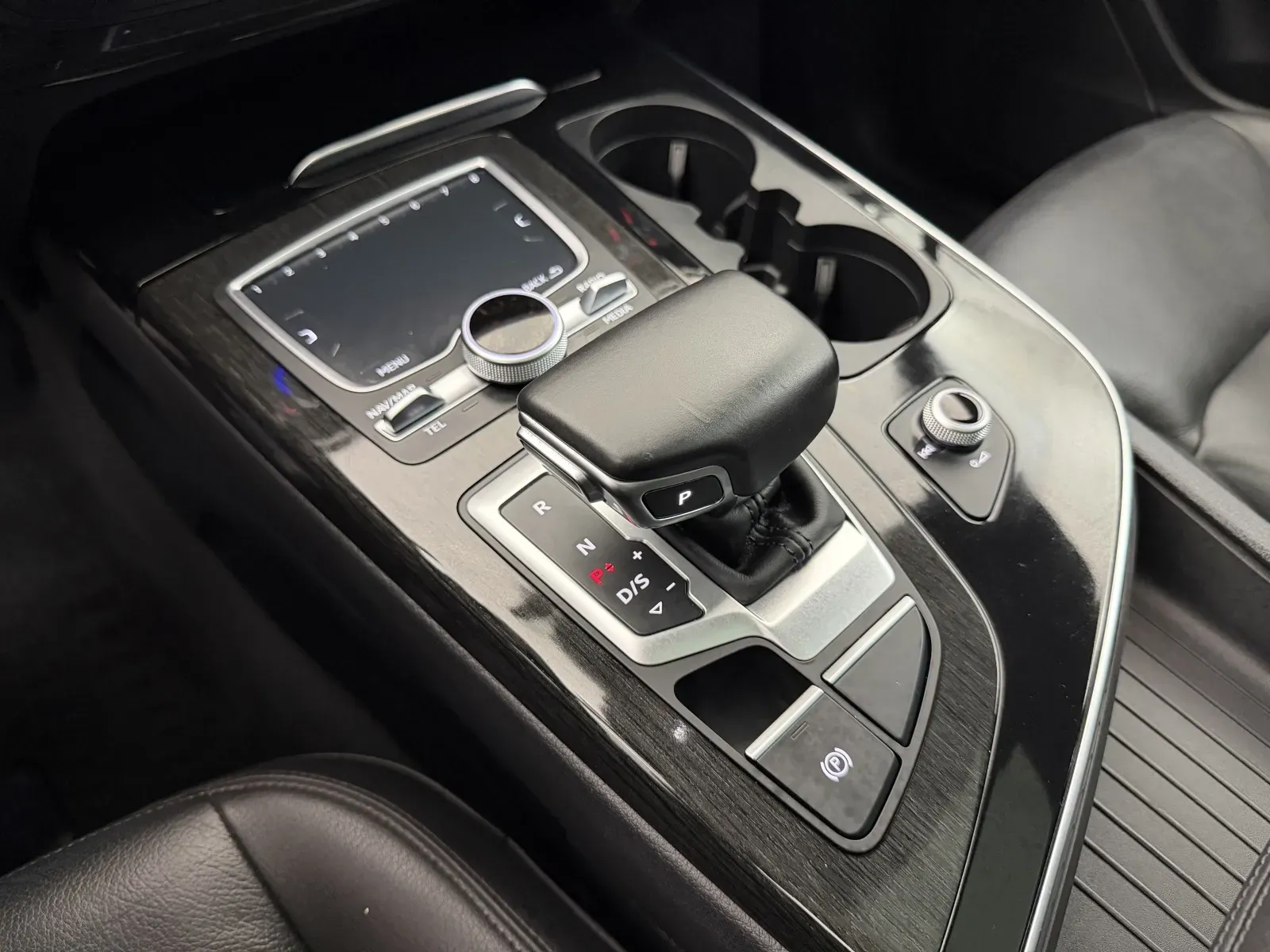 Audi Q7 photo 35
