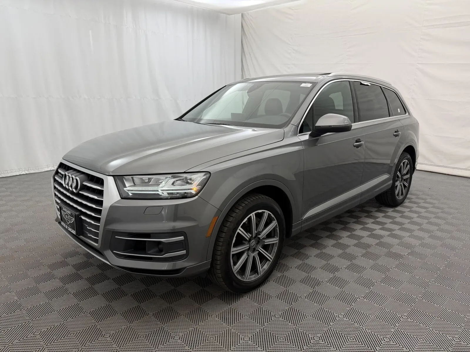 Audi Q7 photo 2