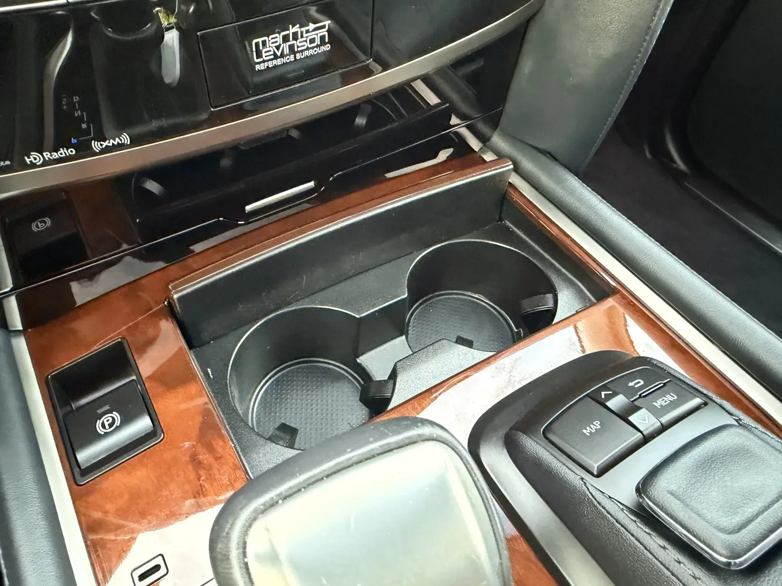 Lexus LX photo 27