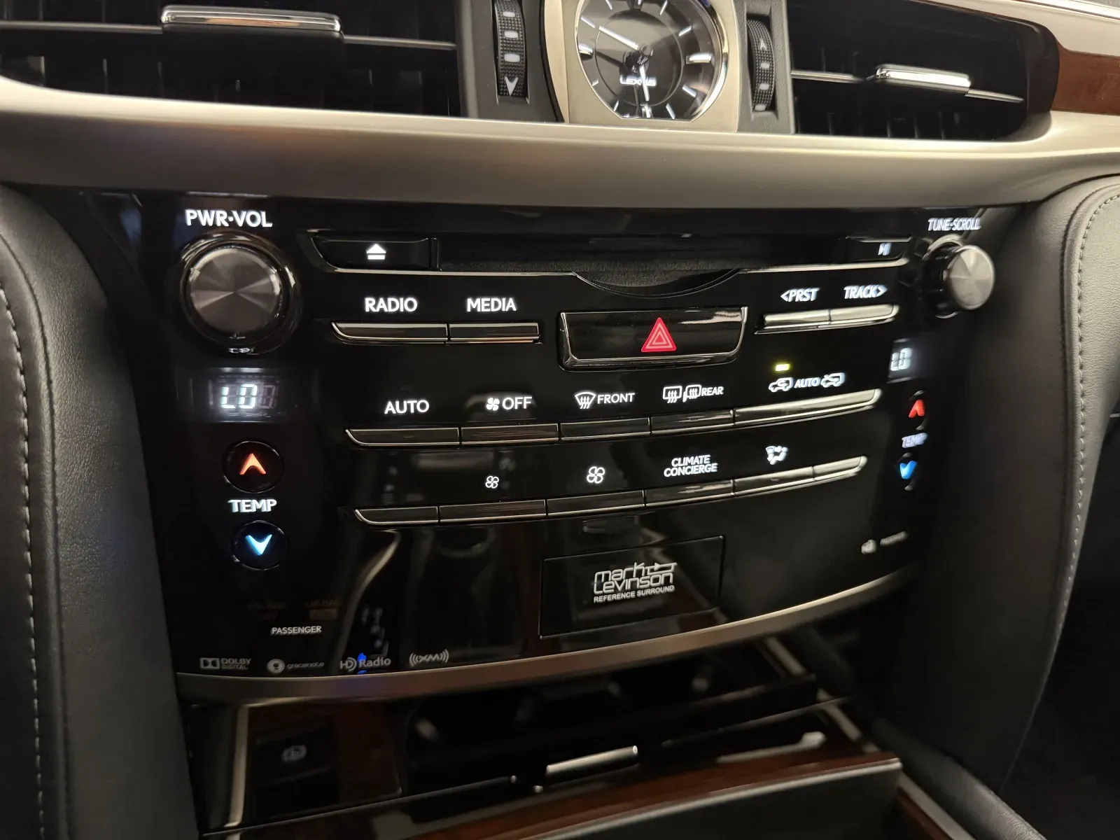 Lexus LX photo 23