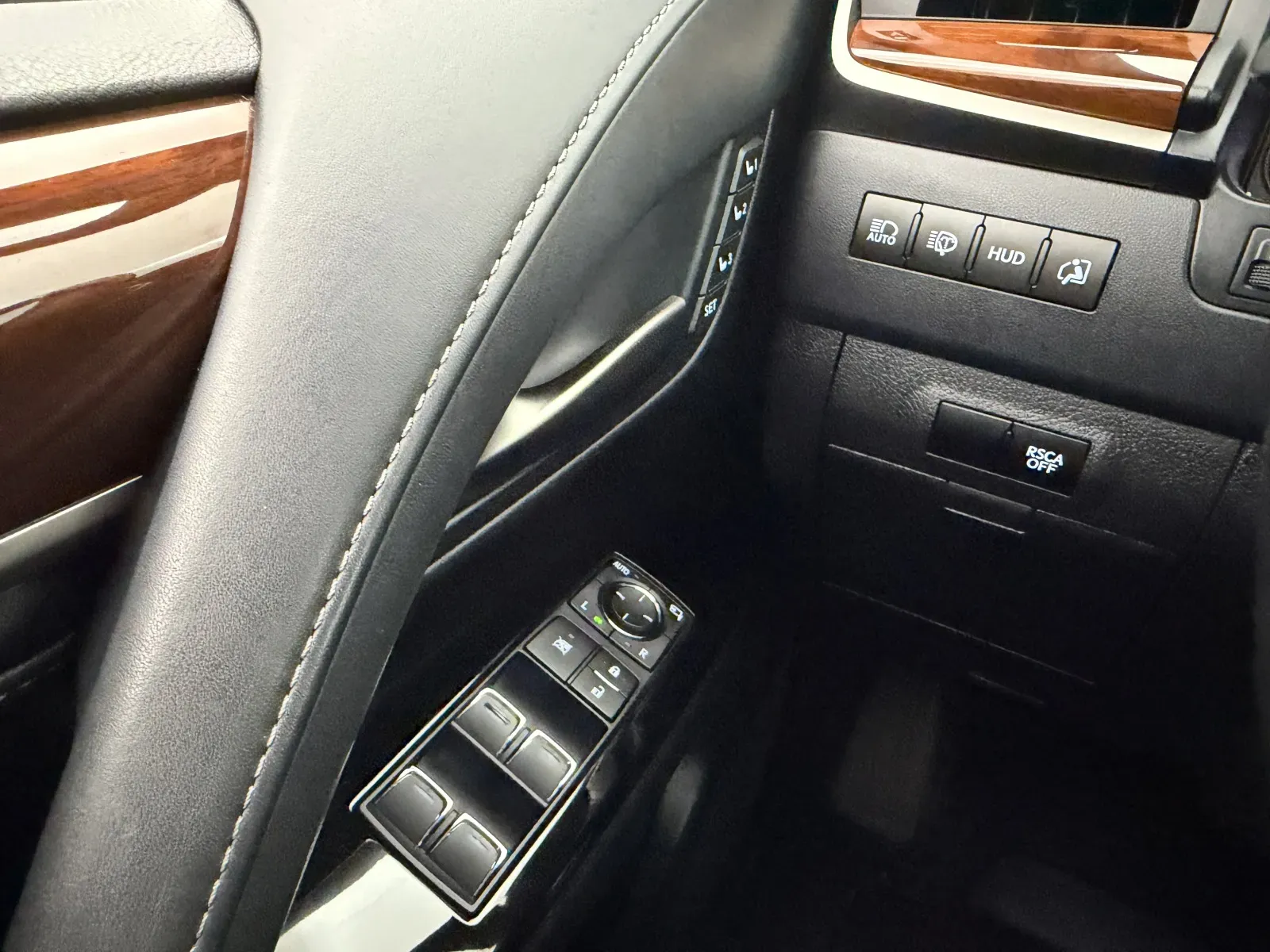 Lexus LX photo 13