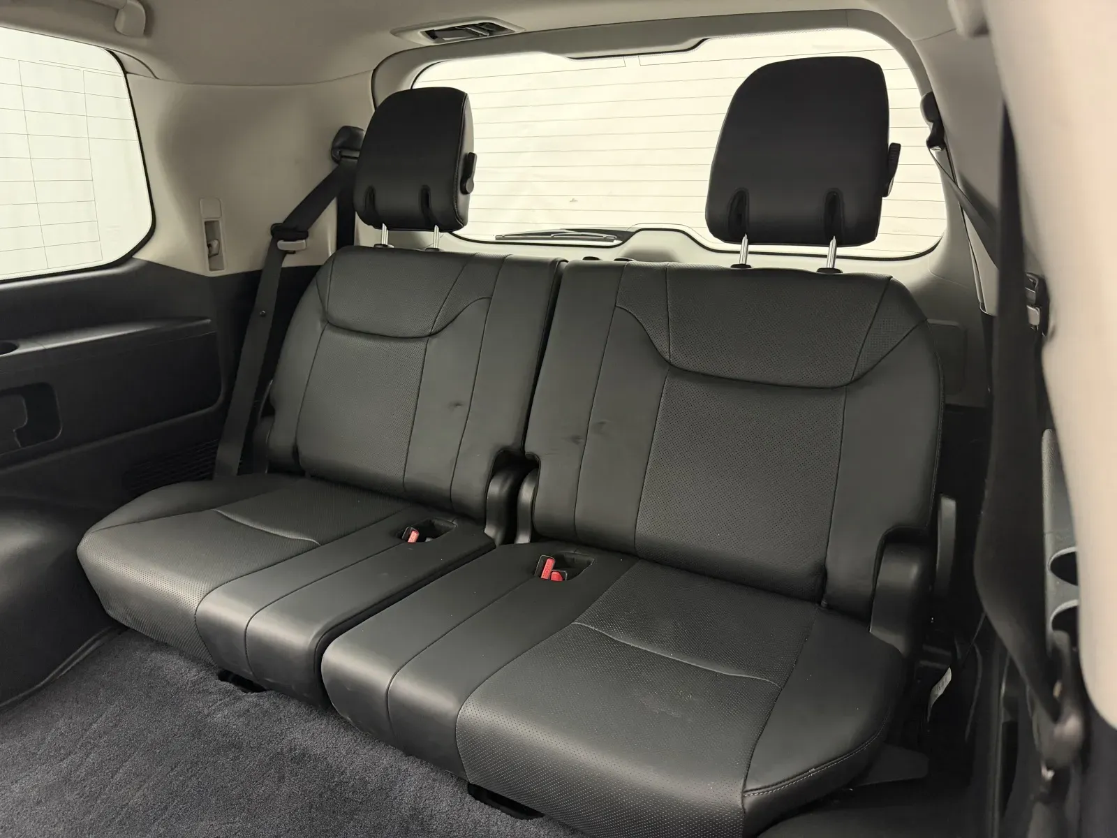 Lexus LX photo 32