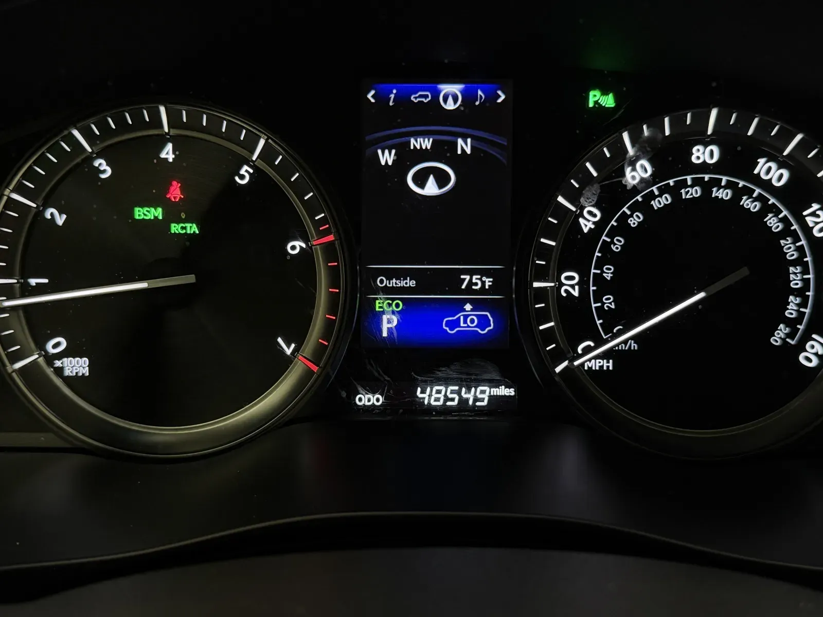 Lexus LX photo 9