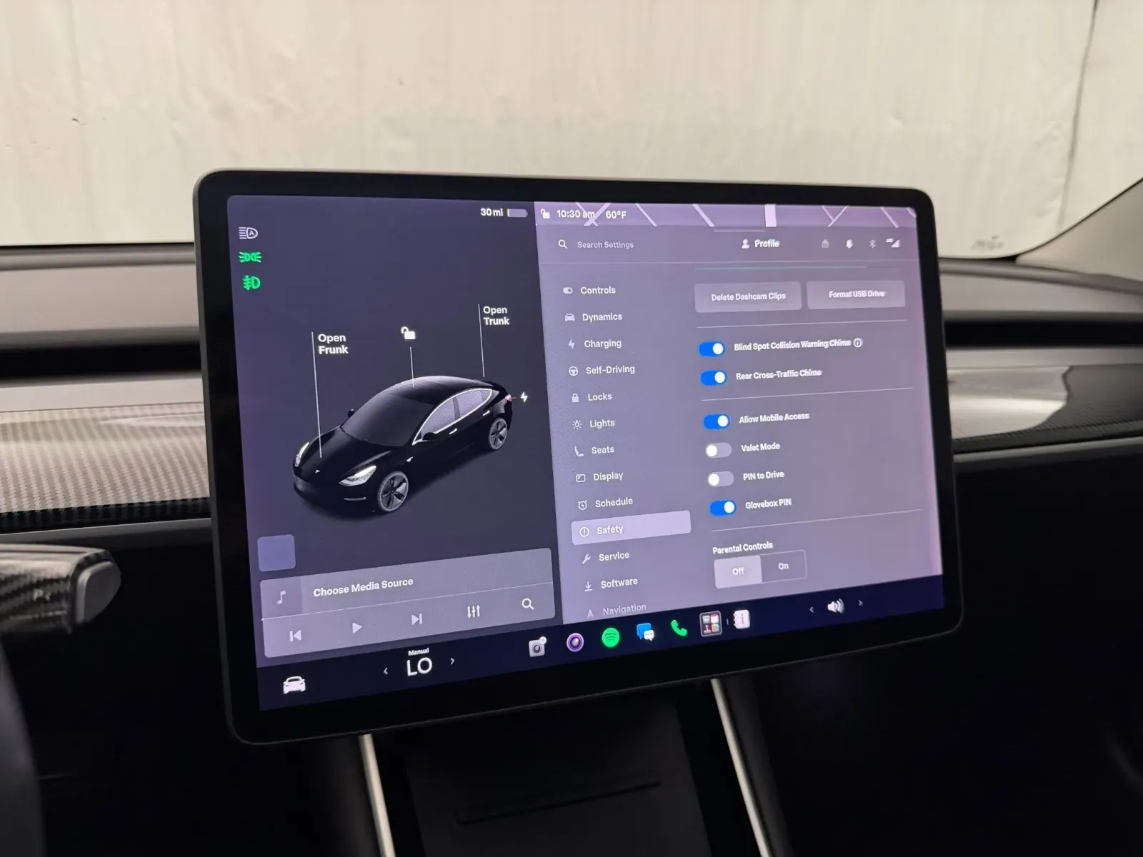 Tesla Model 3 photo 18