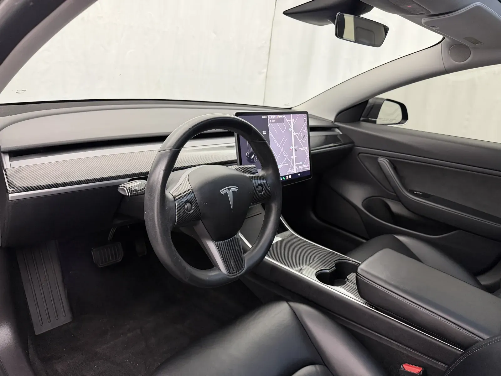Tesla Model 3 photo 10