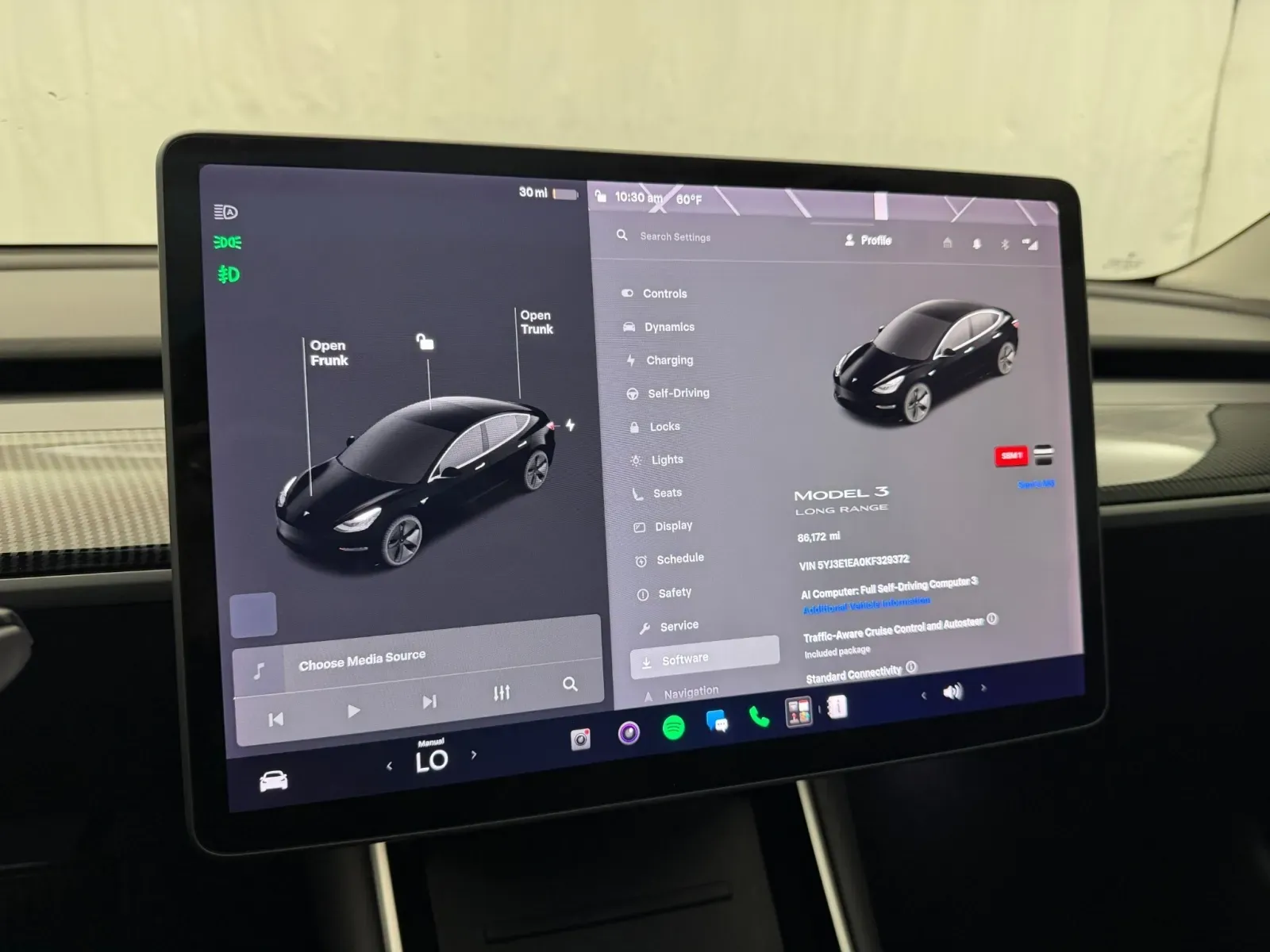 Tesla Model 3 photo 16