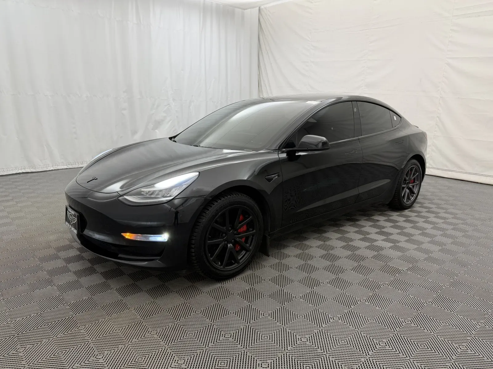 Tesla Model 3 photo 2