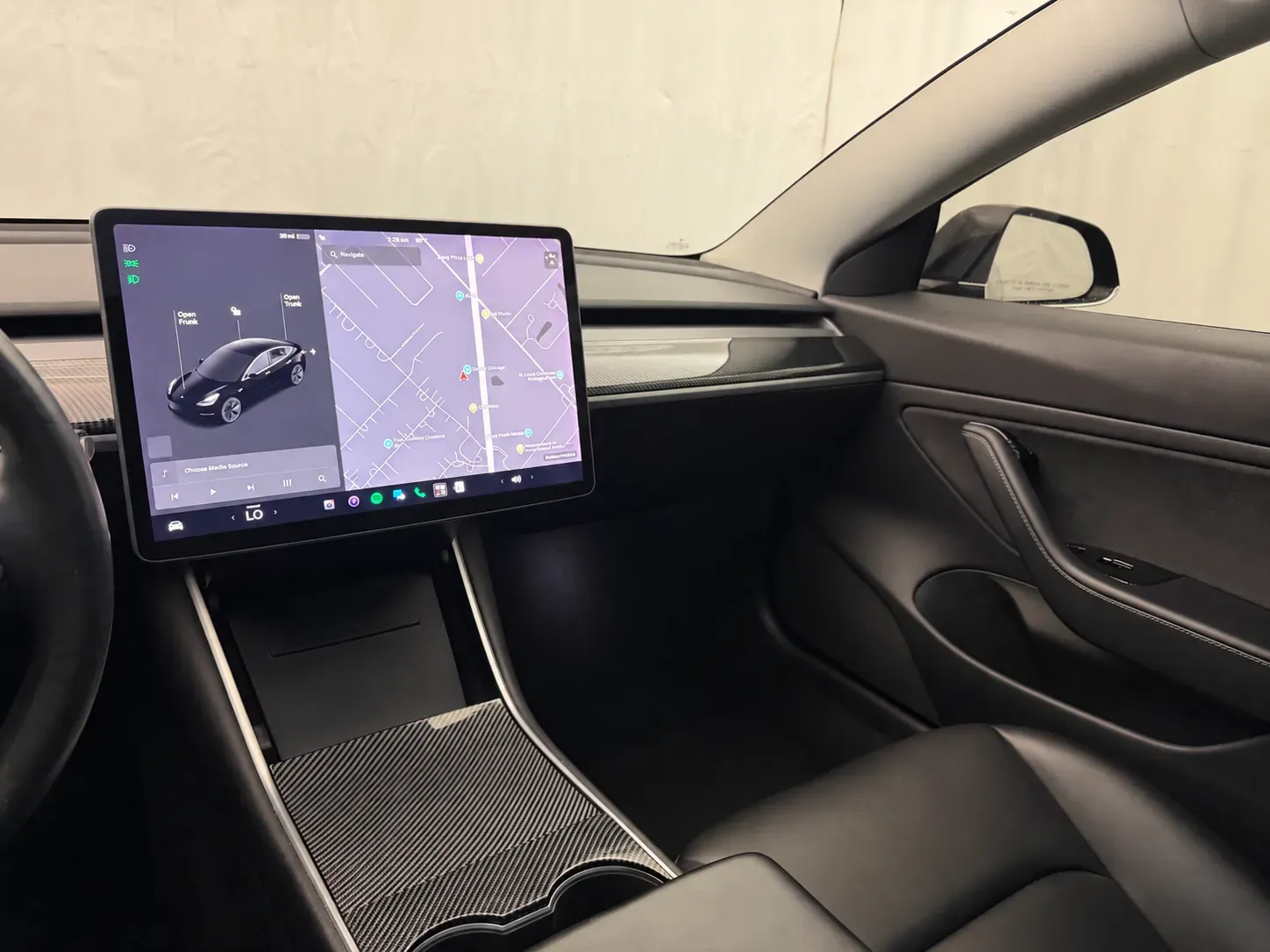 Tesla Model 3 photo 12