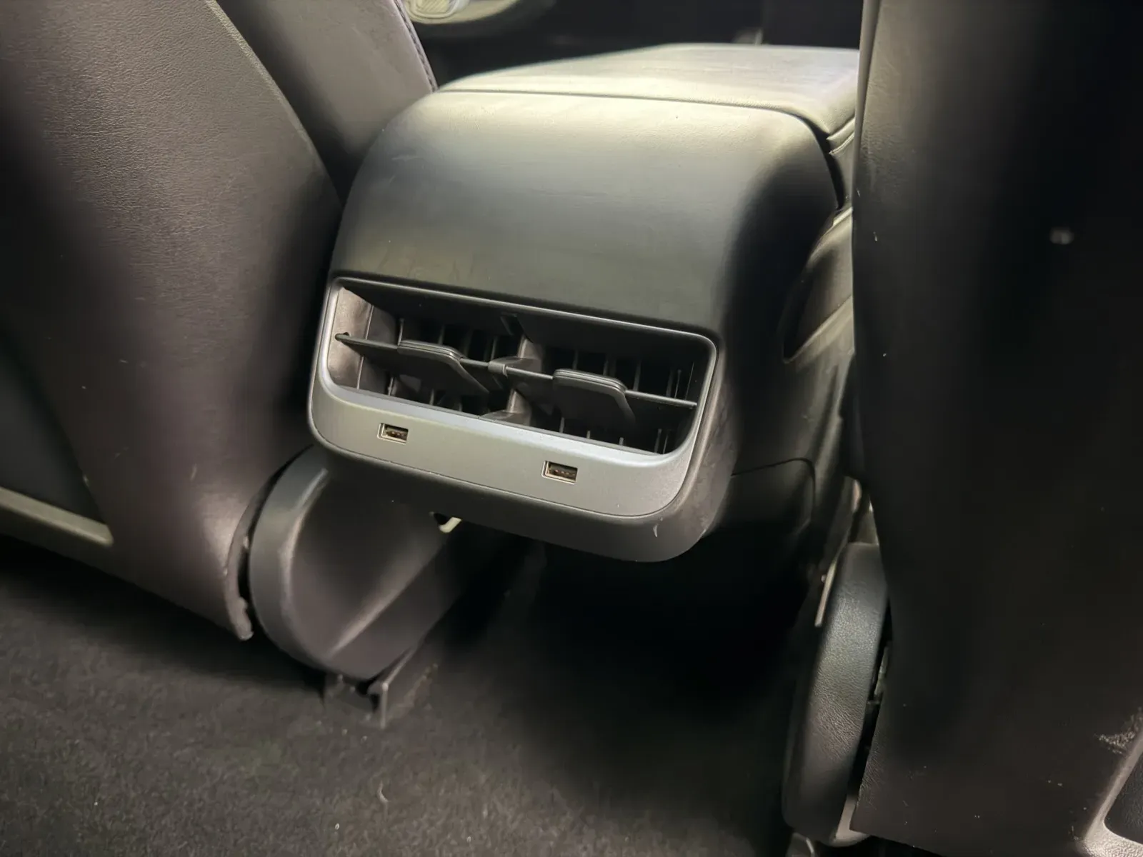 Tesla Model 3 photo 27