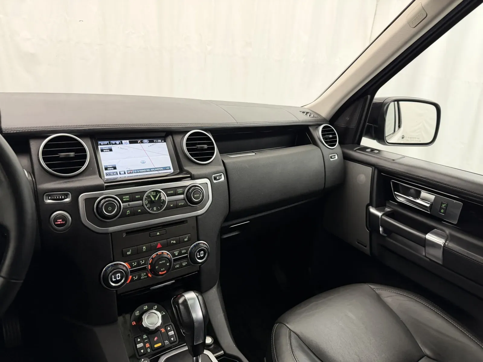 Land Rover LR4 photo 22