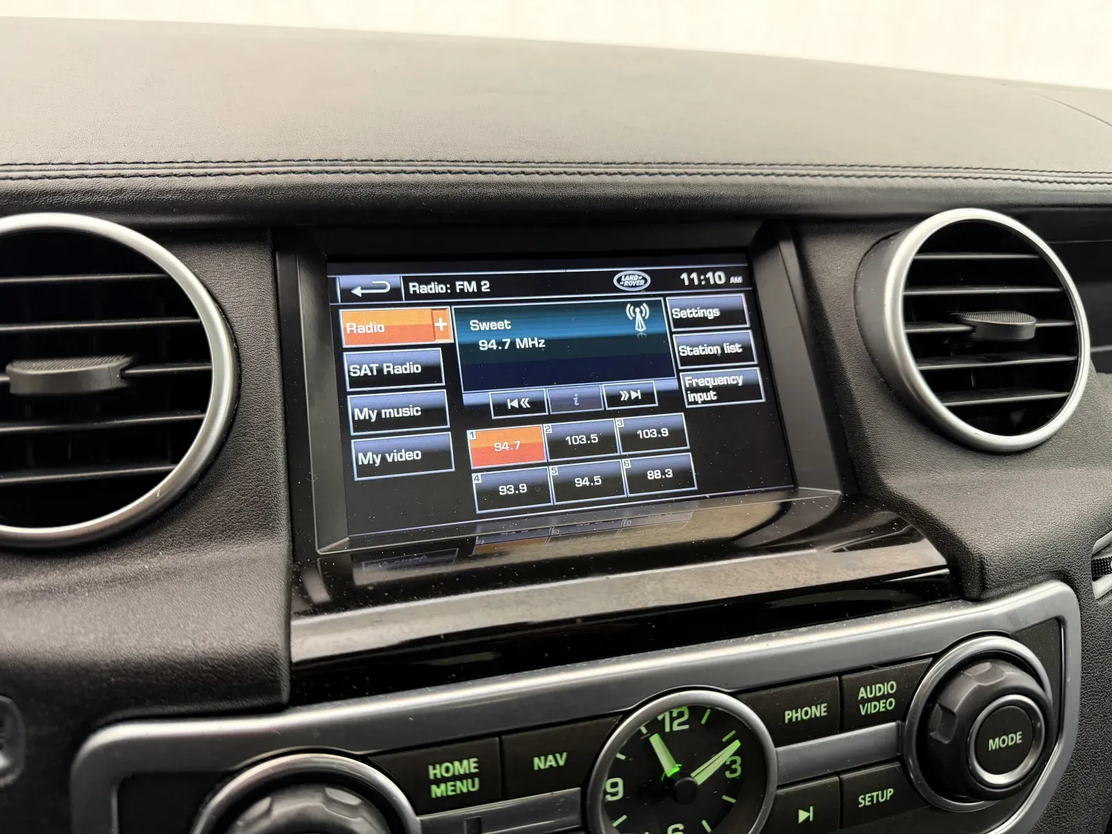 Land Rover LR4 photo 24
