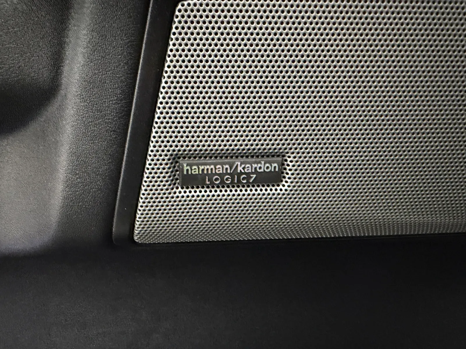 Land Rover LR4 photo 19