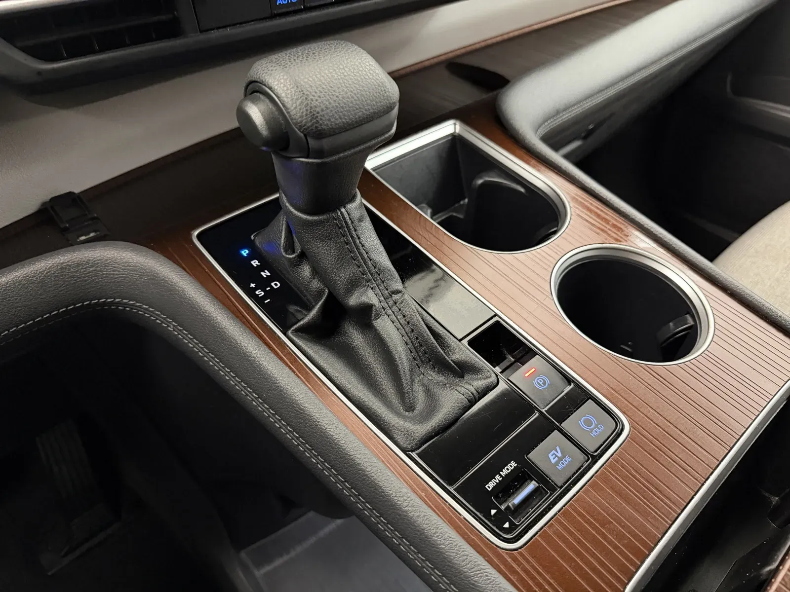 Toyota Sienna photo 22