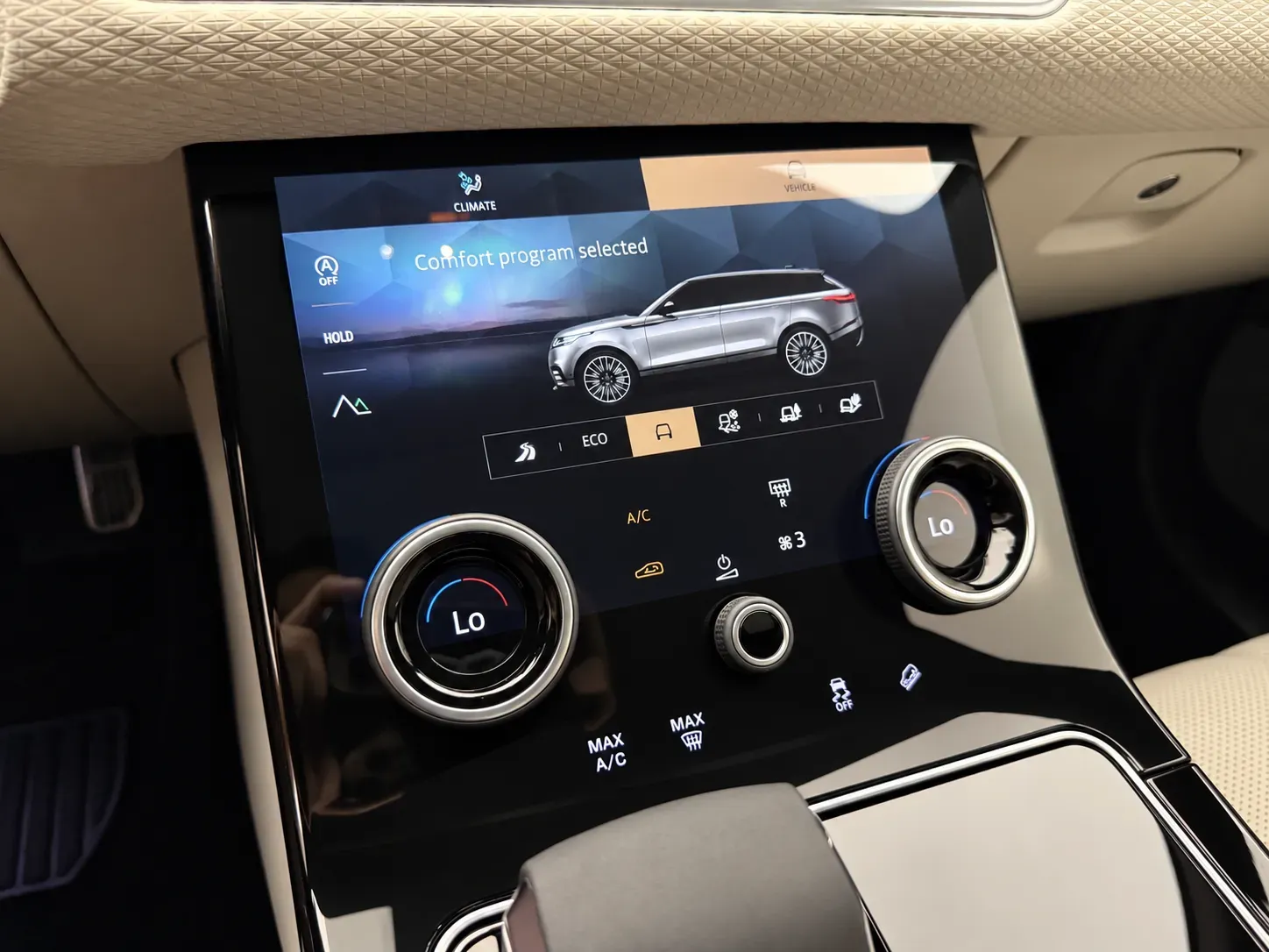 Land Rover Range Rover Velar photo 37
