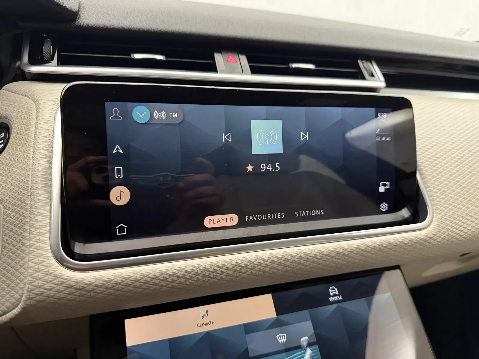 Land Rover Range Rover Velar photo 31