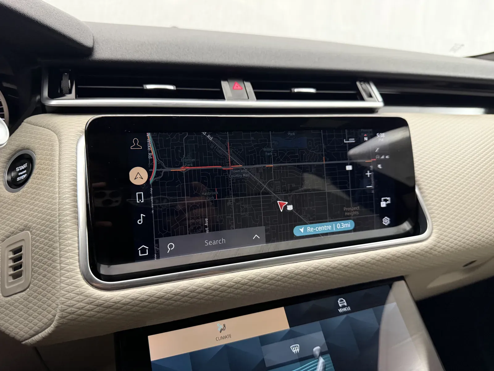 Land Rover Range Rover Velar photo 33