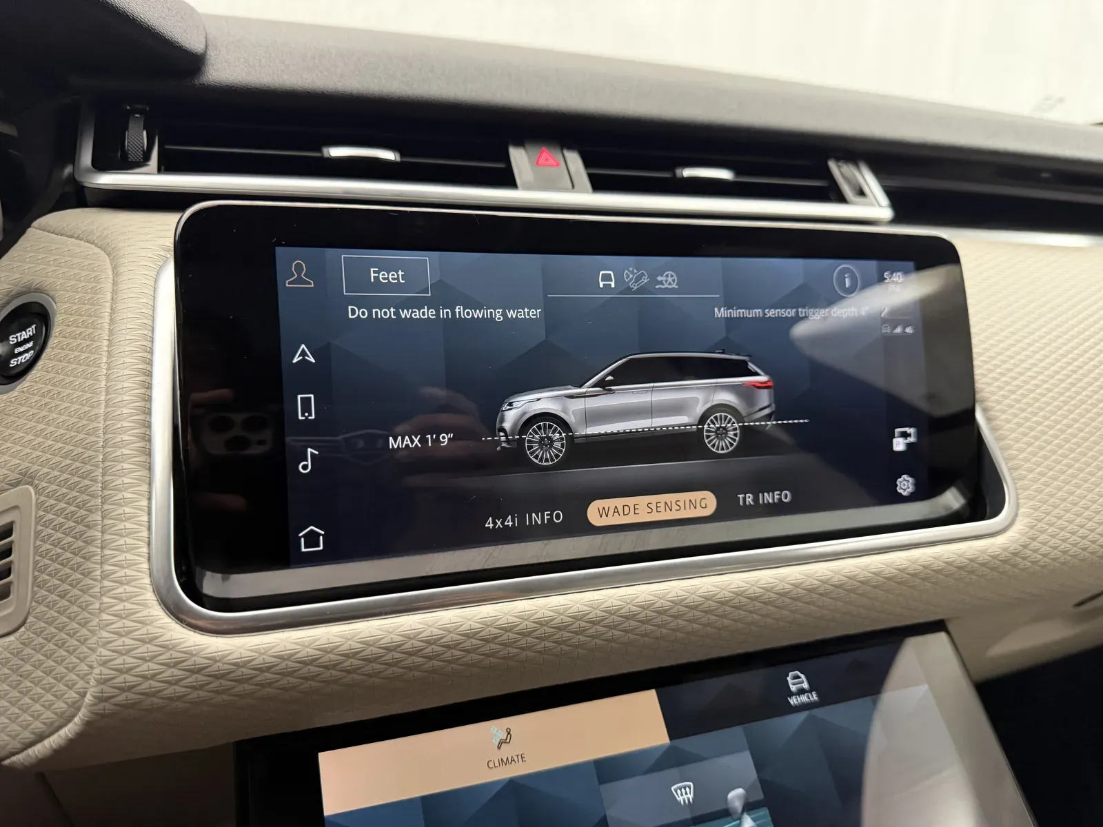 Land Rover Range Rover Velar photo 29