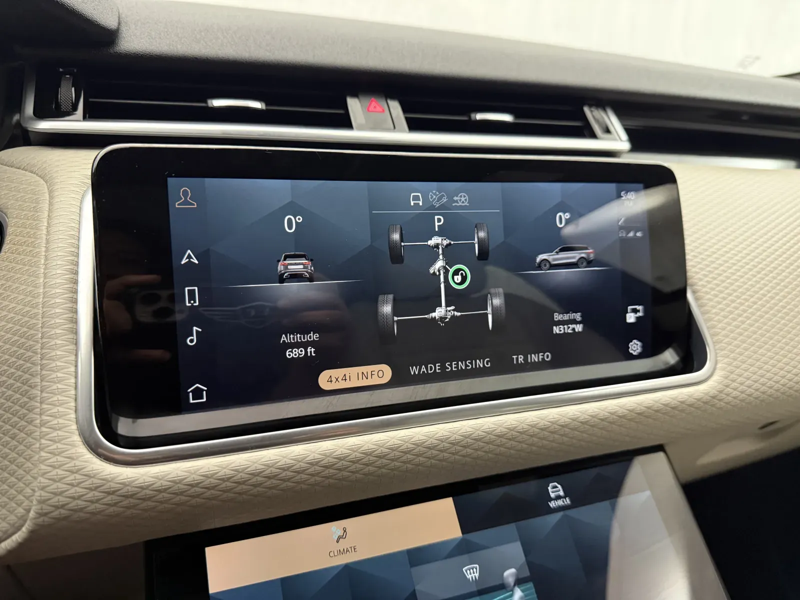Land Rover Range Rover Velar photo 30