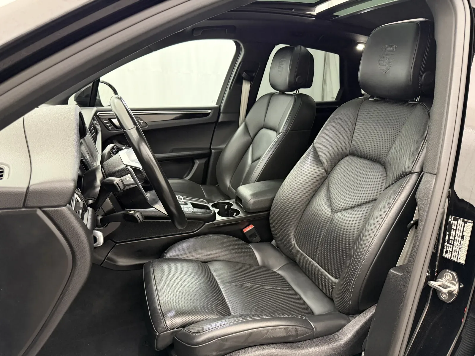 Porsche Macan photo 11