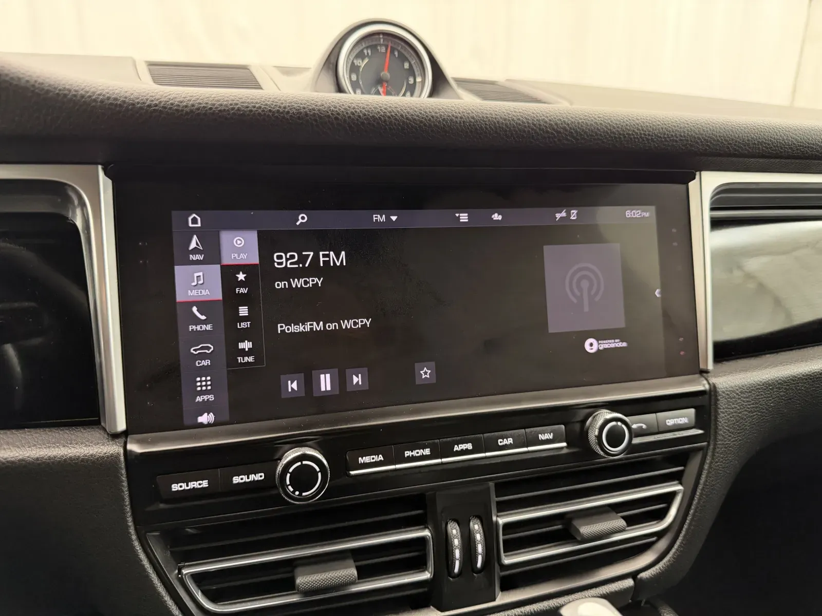 Porsche Macan photo 23