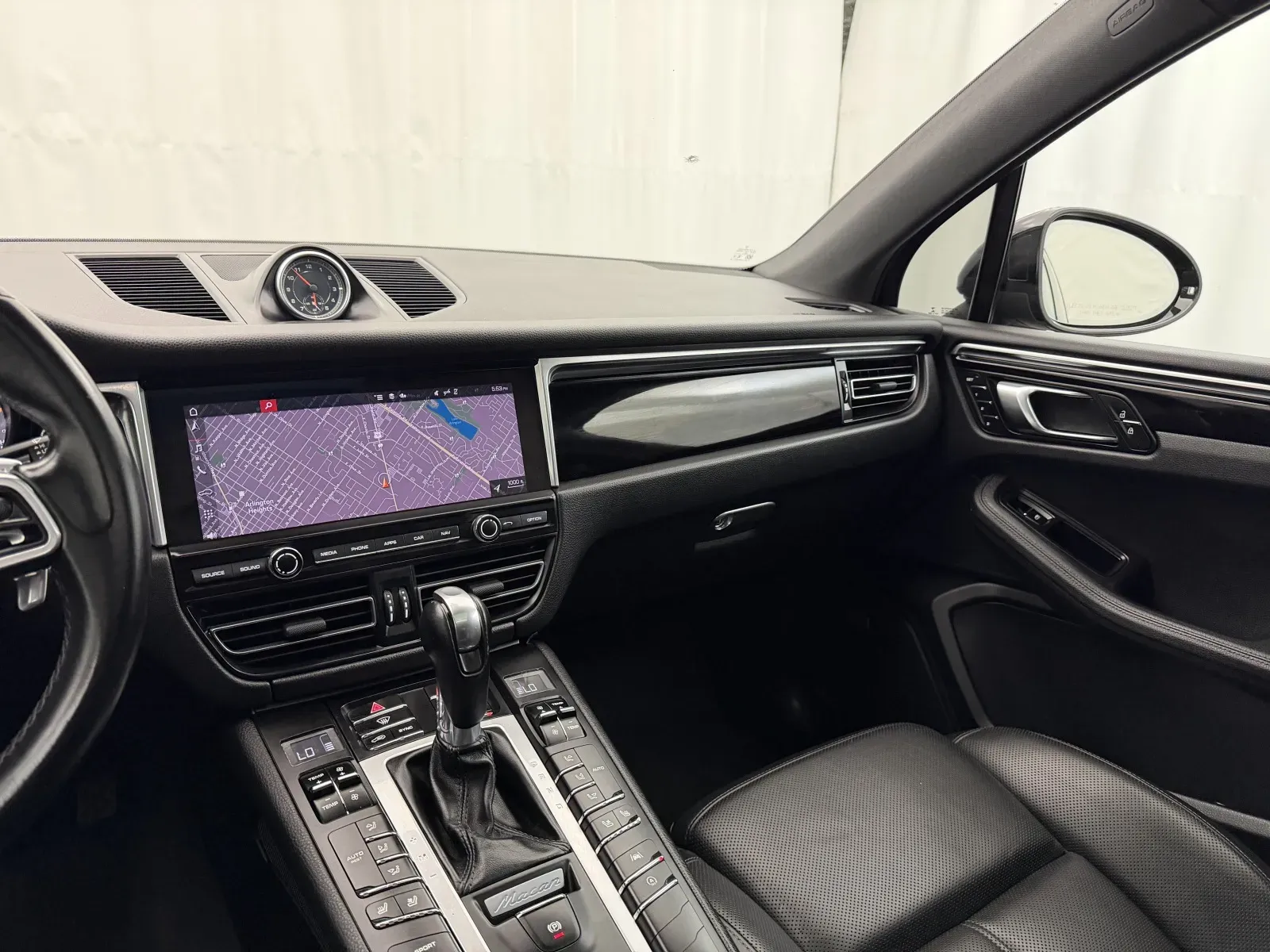 Porsche Macan photo 19