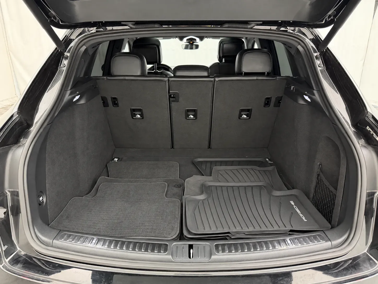 Porsche Macan photo 31