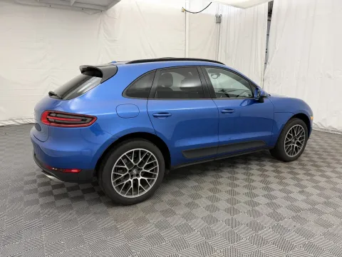 More photos of 2017 Porsche Macan at Autos of Chicago, IL