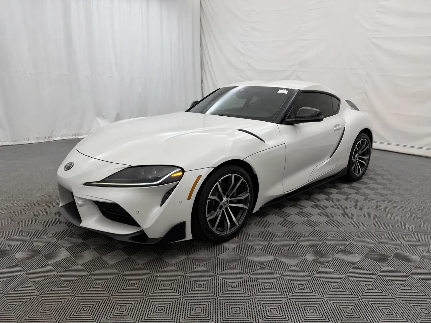 Toyota Supra photo 2