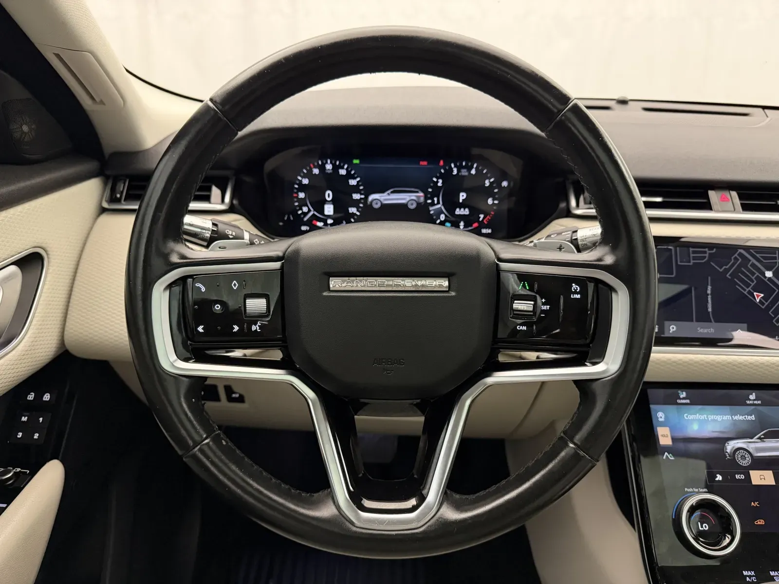 Land Rover Range Rover Velar photo 11