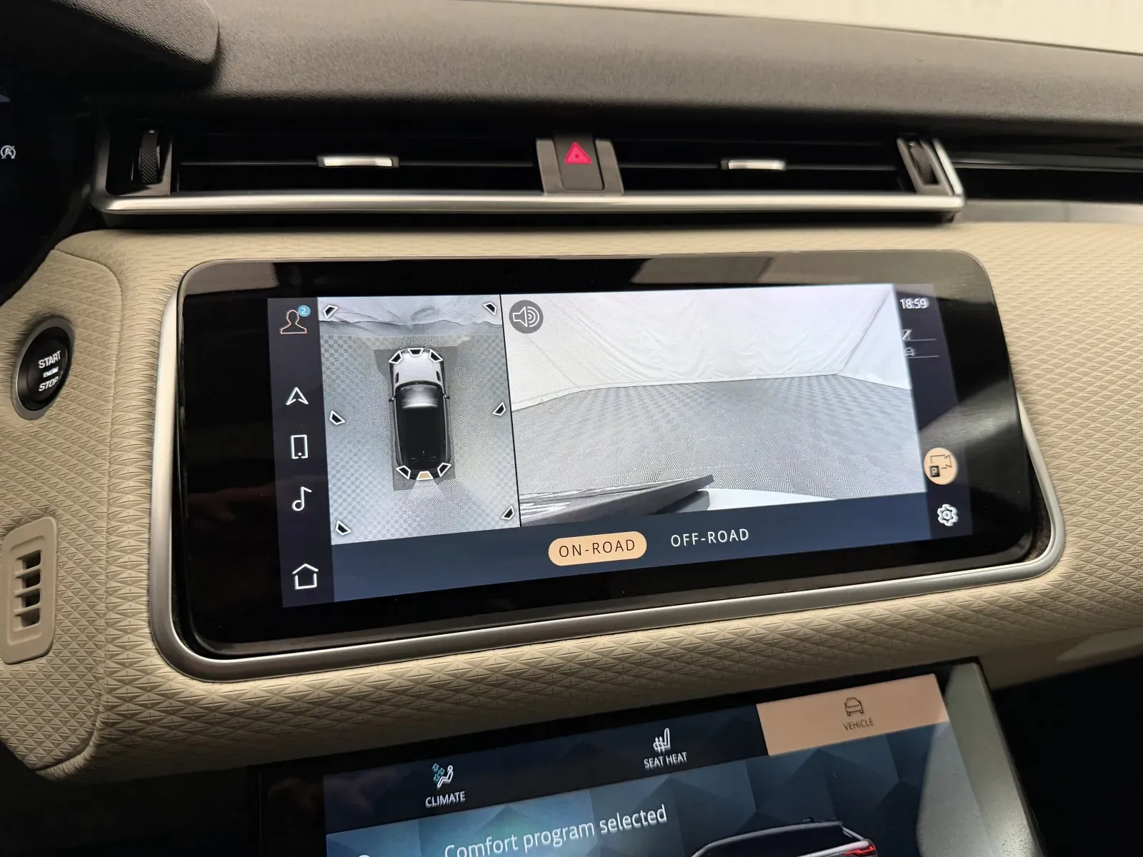 Land Rover Range Rover Velar photo 24