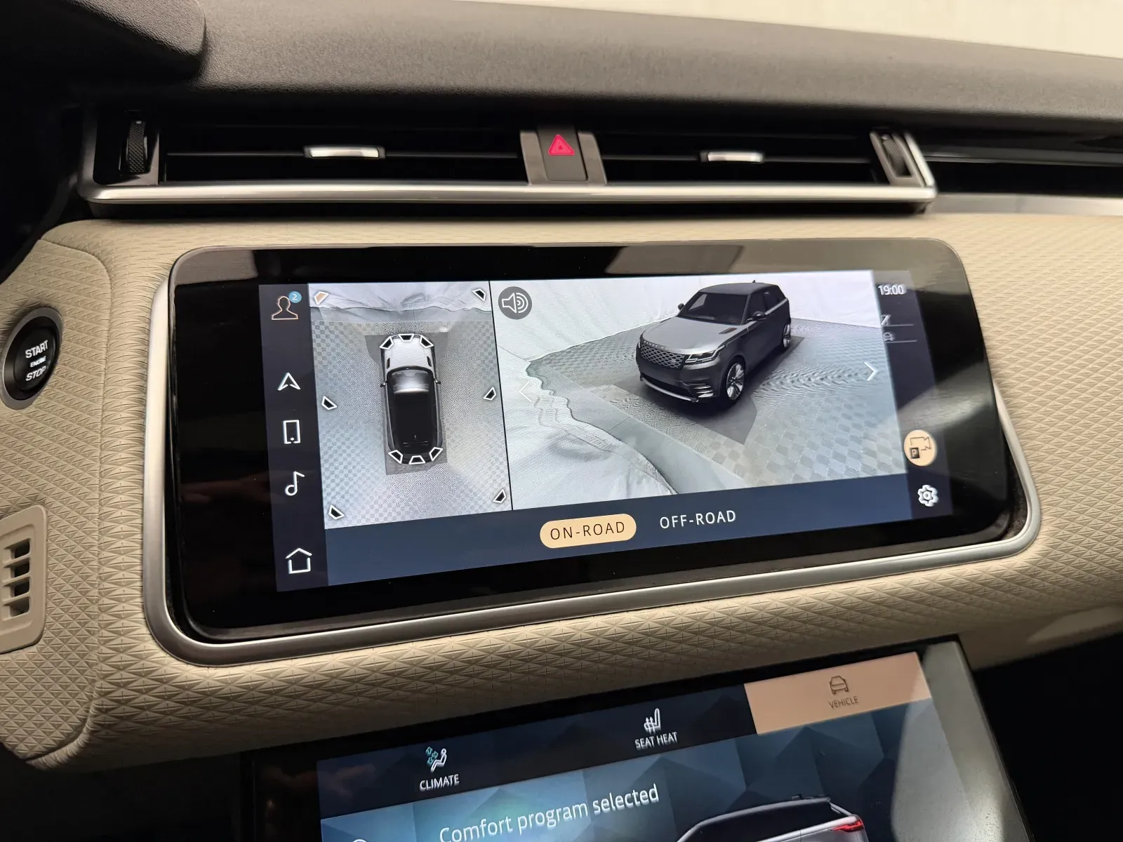 Land Rover Range Rover Velar photo 30
