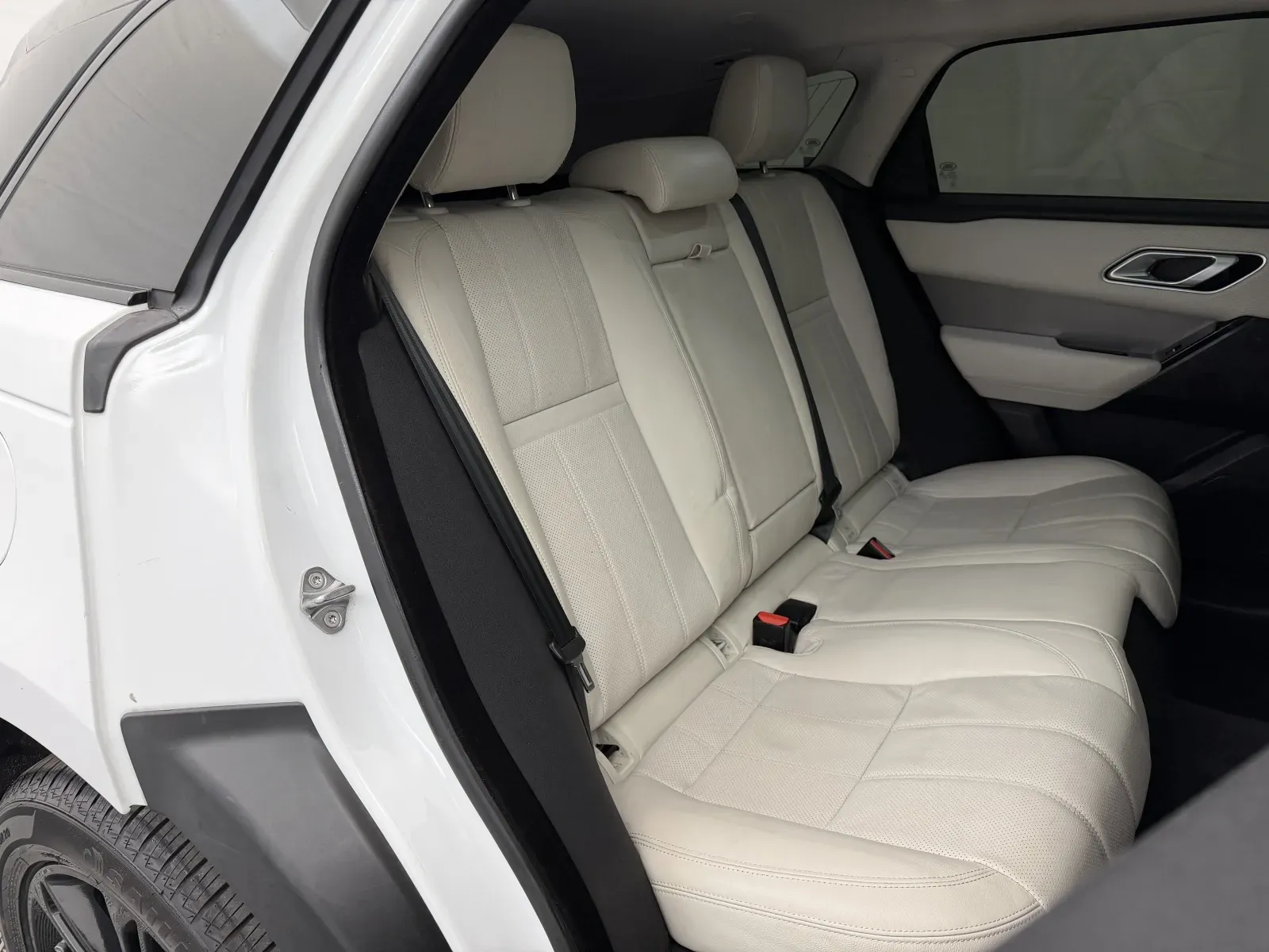 Land Rover Range Rover Velar photo 47