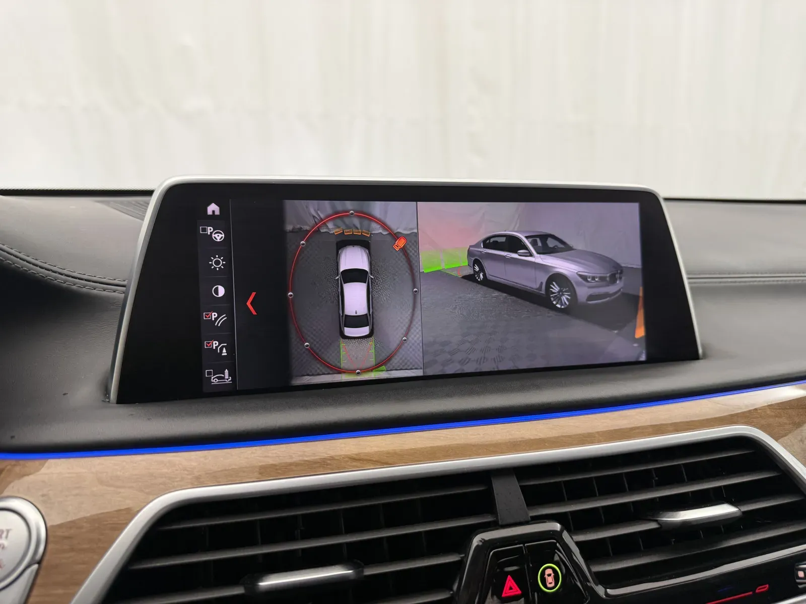 BMW 7 Series photo 30