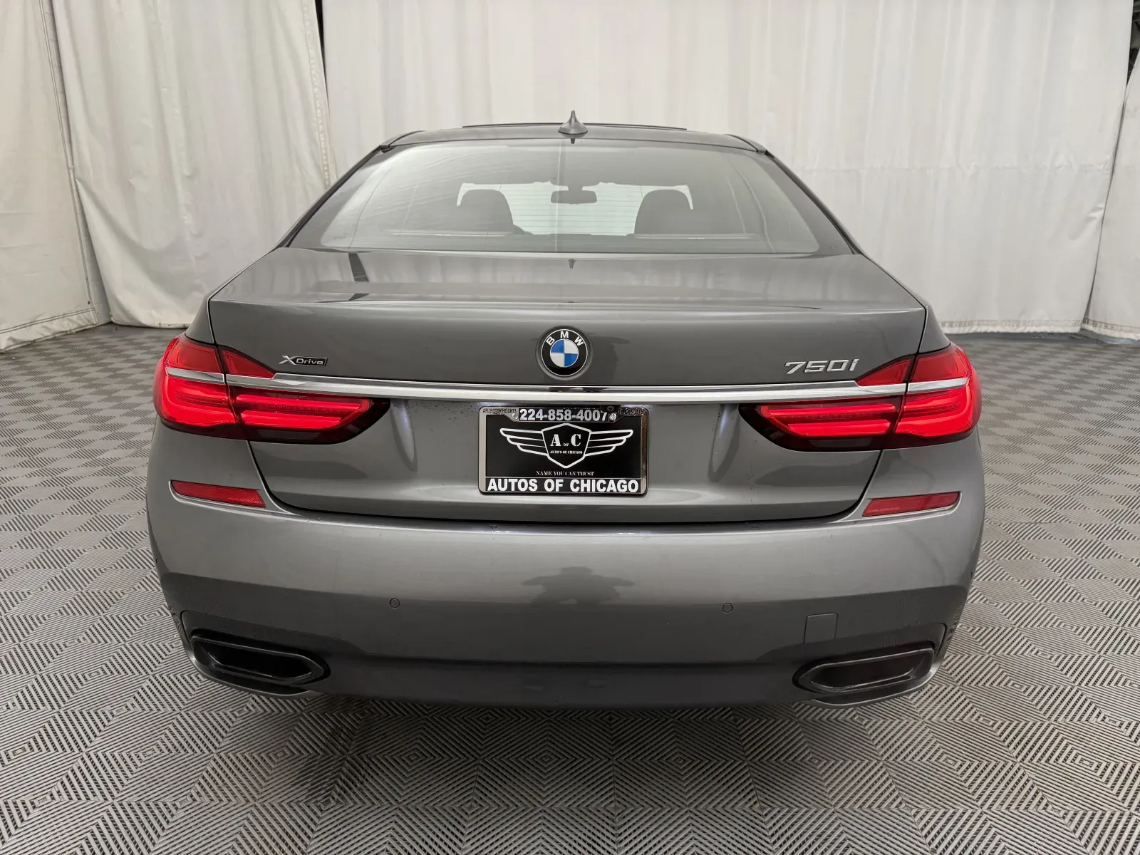 BMW 7 Series photo 6