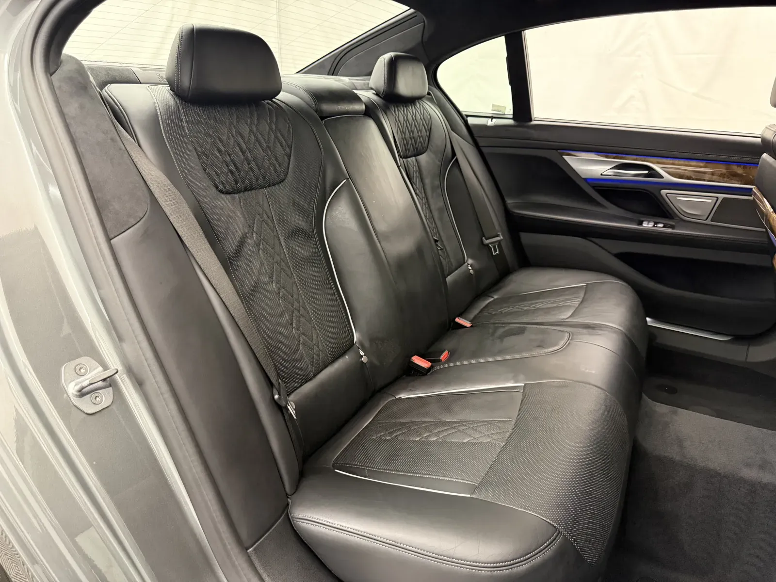 BMW 7 Series photo 46